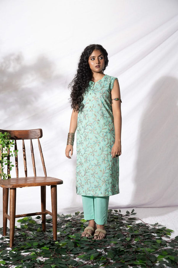 Stitched - 2 Pc Chikankari Outfit