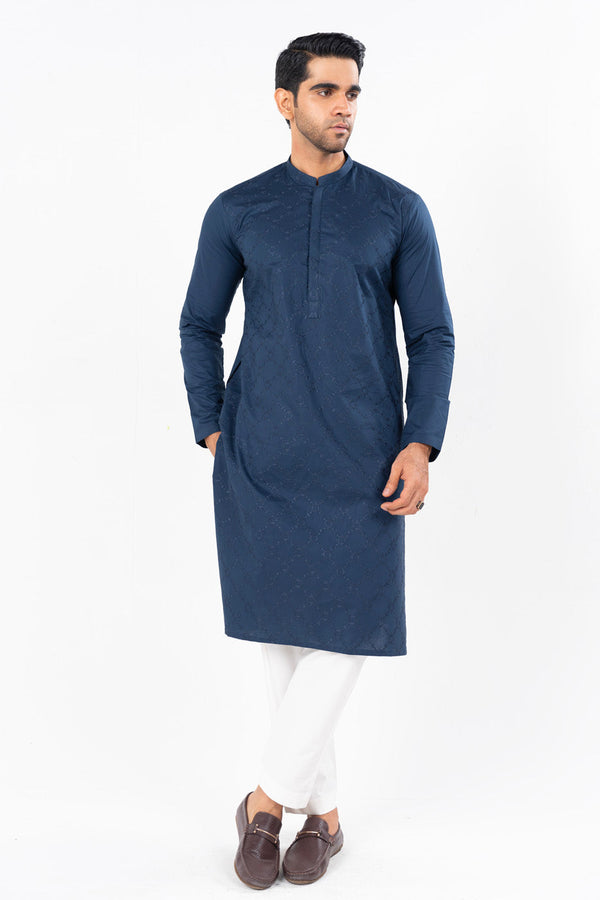 Regular Fit Embroidered Kurta