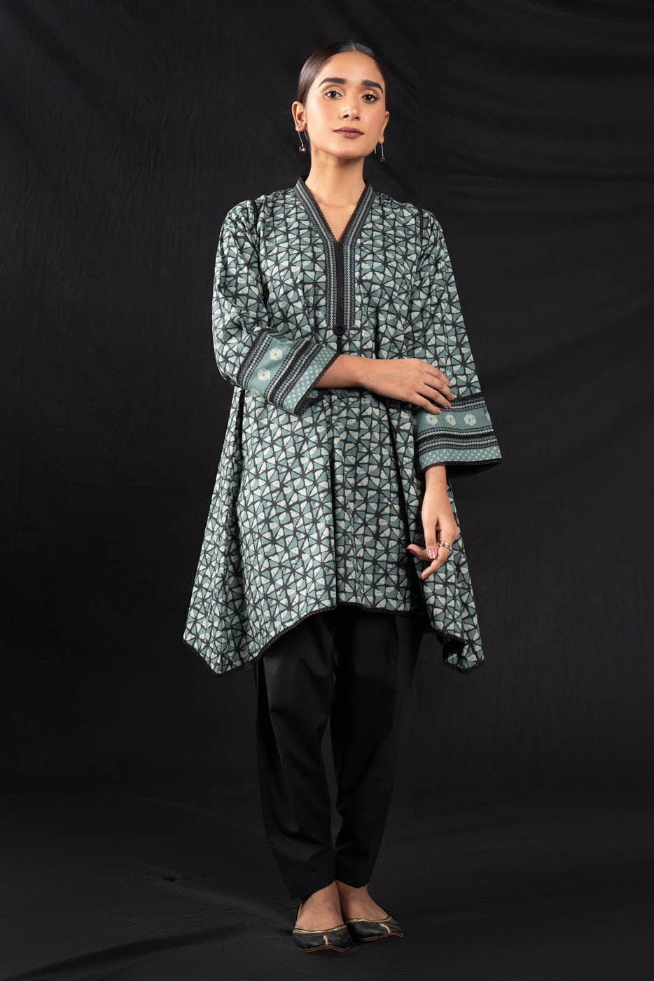 Cutwork Dori Palazzo Design Trouser With Cutwork Women Trouser Design  Palazzo Mohri Design | Cutwork Dori Palazzo Design Trouser With Cutwork  Women Trouser Design Palazzo Mohri Design  https://www.youtube.com/watch?v=qK7lM08XTLw | By Fashion TrendsFacebook