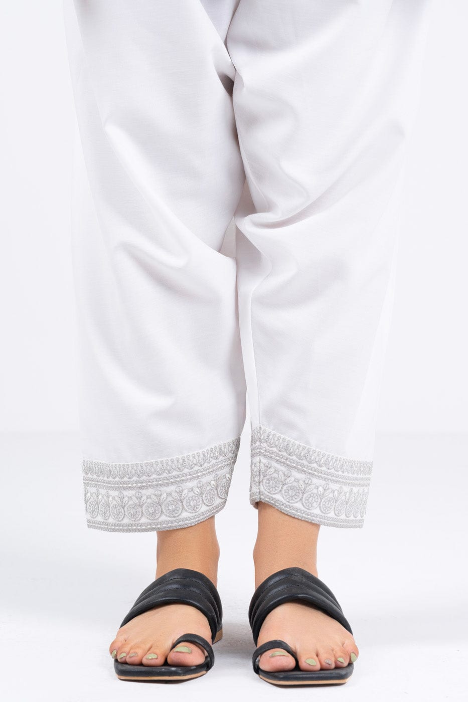 Off White Trouser – Diners Pakistan