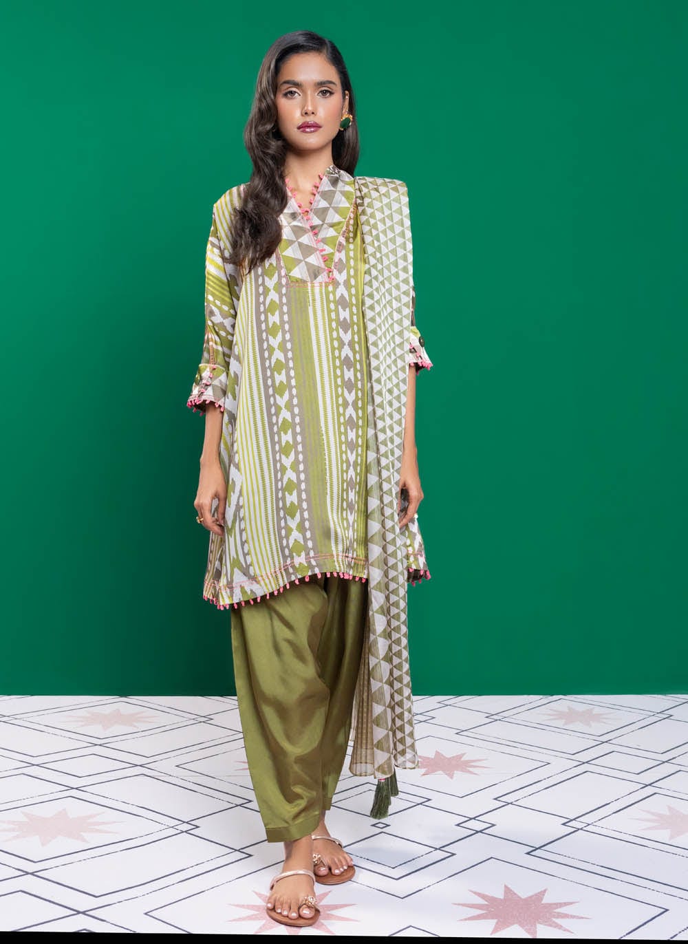 3 Pc Printed Chamois Silk Suit With Tissue Silk Dupatta – Alkaram Studio