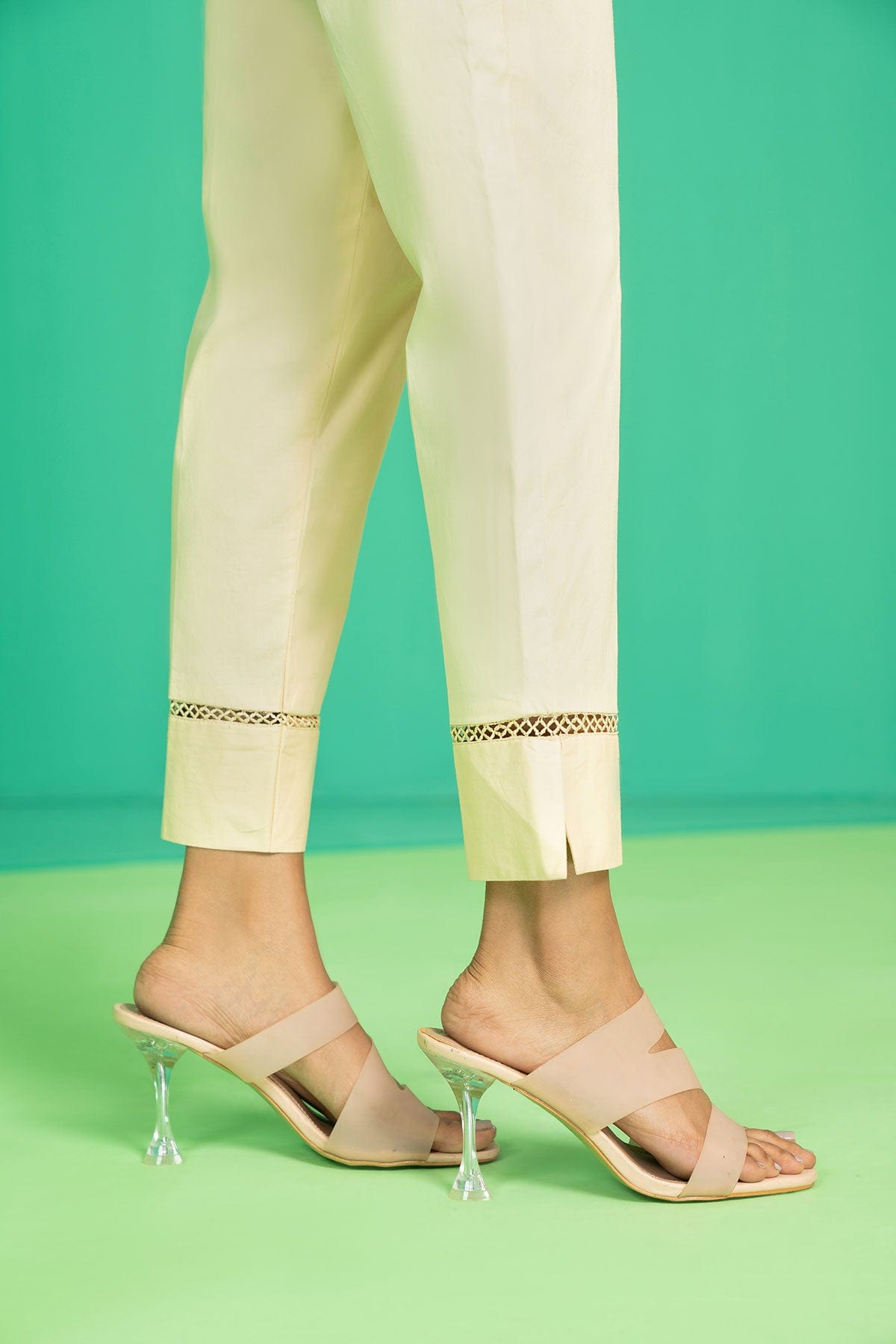 Useful beautiful Capri pants and amazing stitching ideas | Womens pants  design, Women trousers design, Pants design