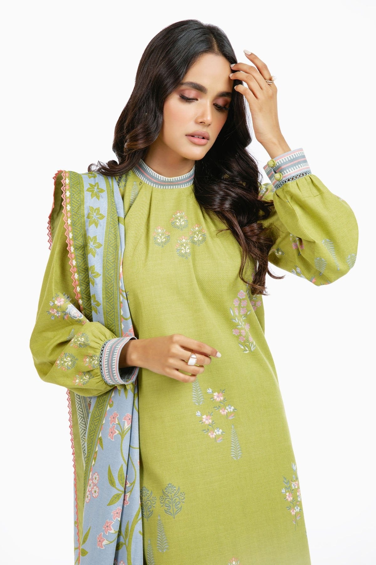 3 Pc Printed Khaddar Suit With Khaddar Dupatta – Alkaram Studio