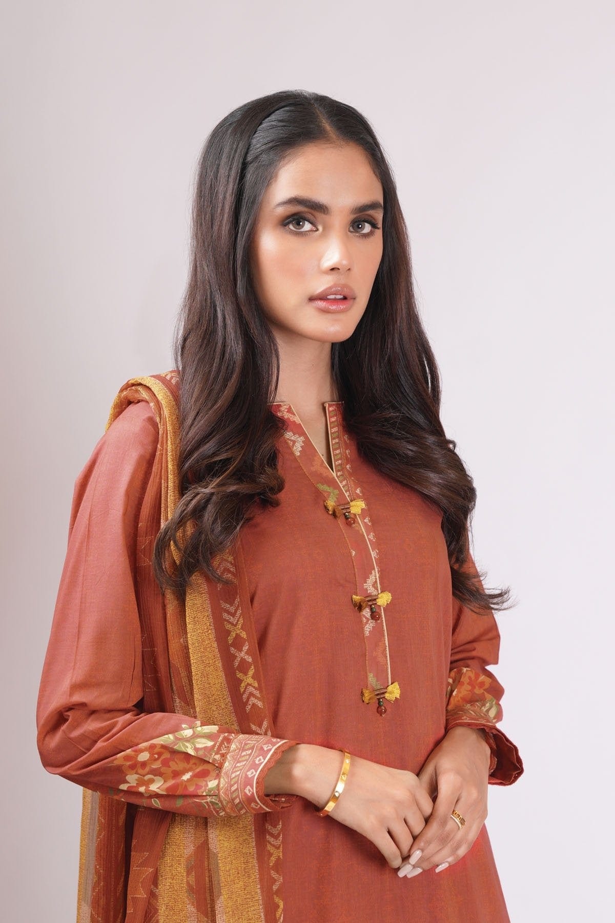 3 Pc Printed Lawn Suit With Chiffon Dupatta – Alkaram Studio